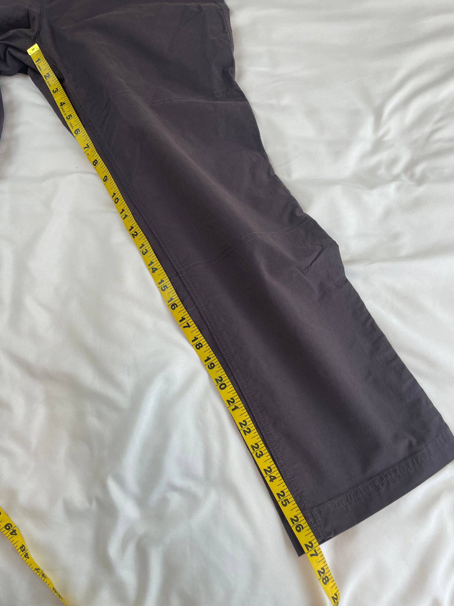 NWT | Eddie Bauer Aubergine Voyager Pull-On Pants {Size 10}
