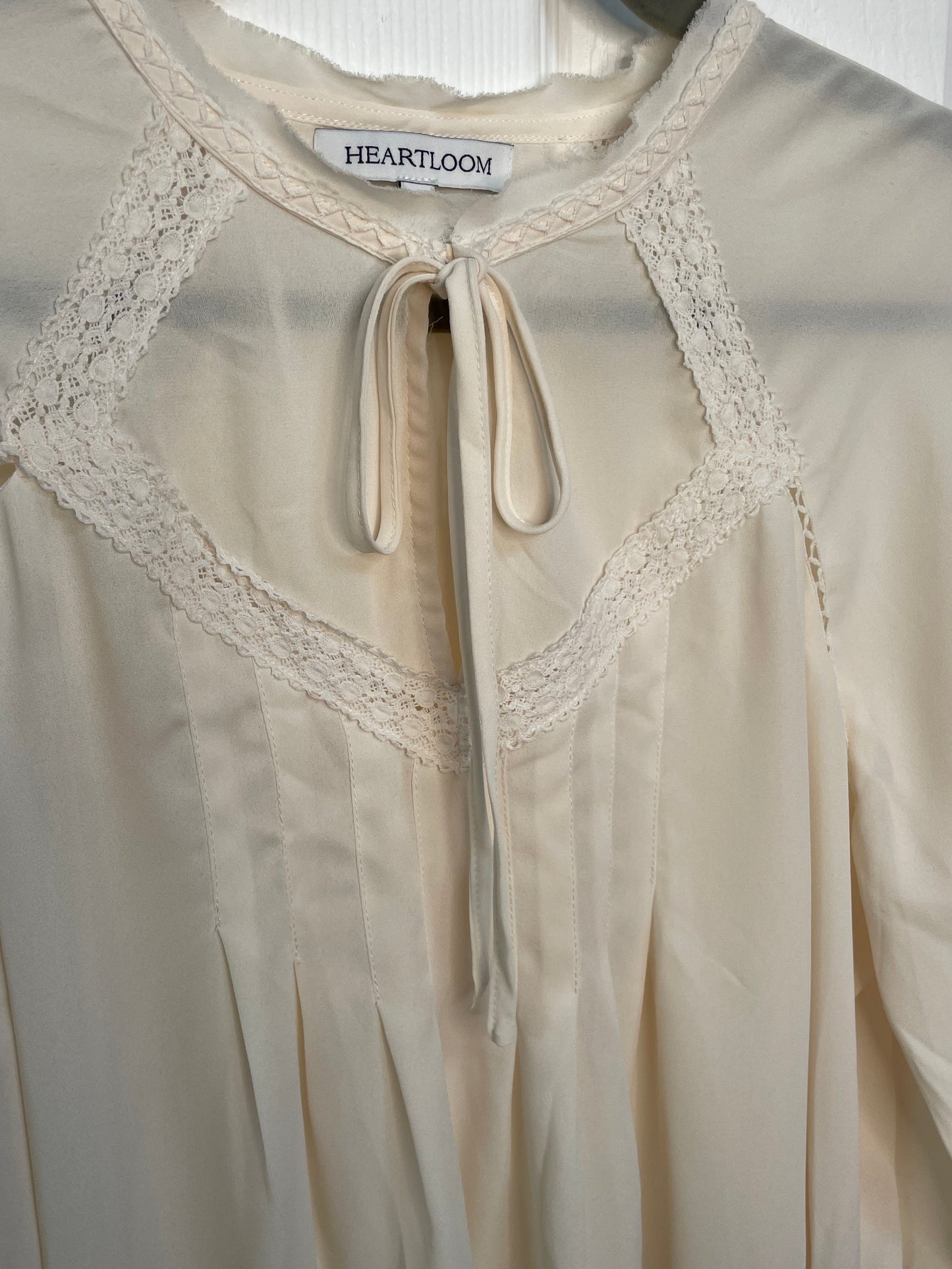 Heartloom Women's Boho Embroidered Cream Blouse {M}