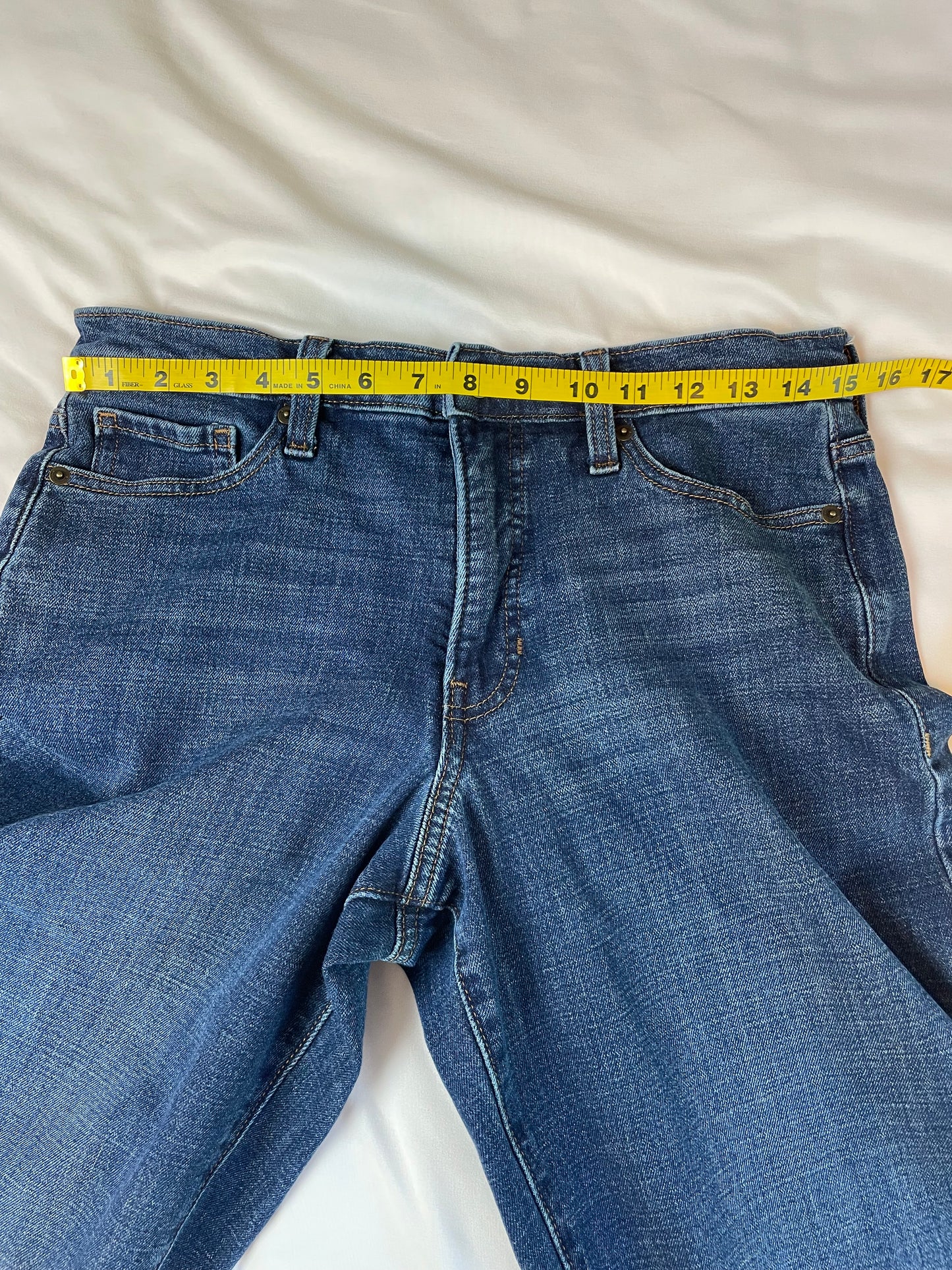 Banana Republic Factory Women’s Curvy Barrel Jean {Size 27}