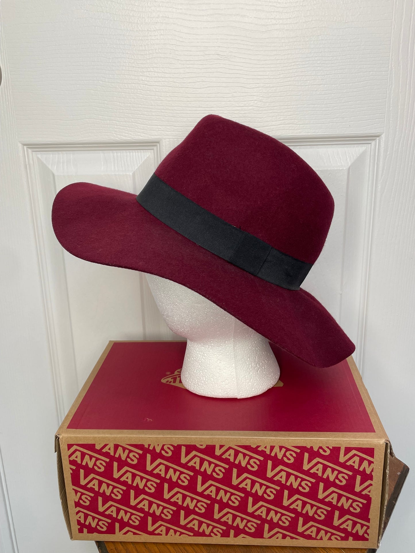 Elegant Burgundy Wool Wide-Brim Hat {S/M-56.5cm}