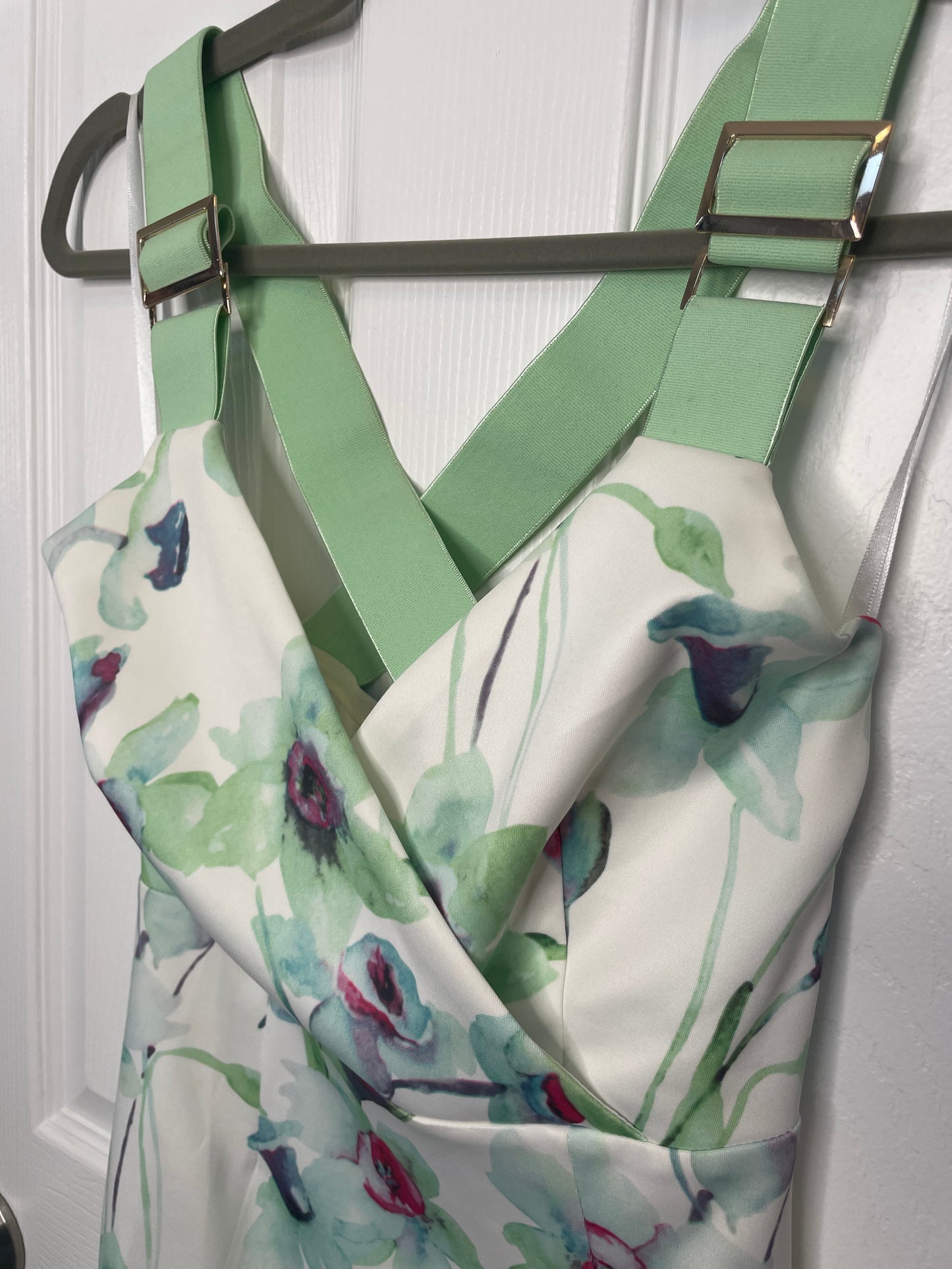 NWT VO Floral Bodycon Dress {S}