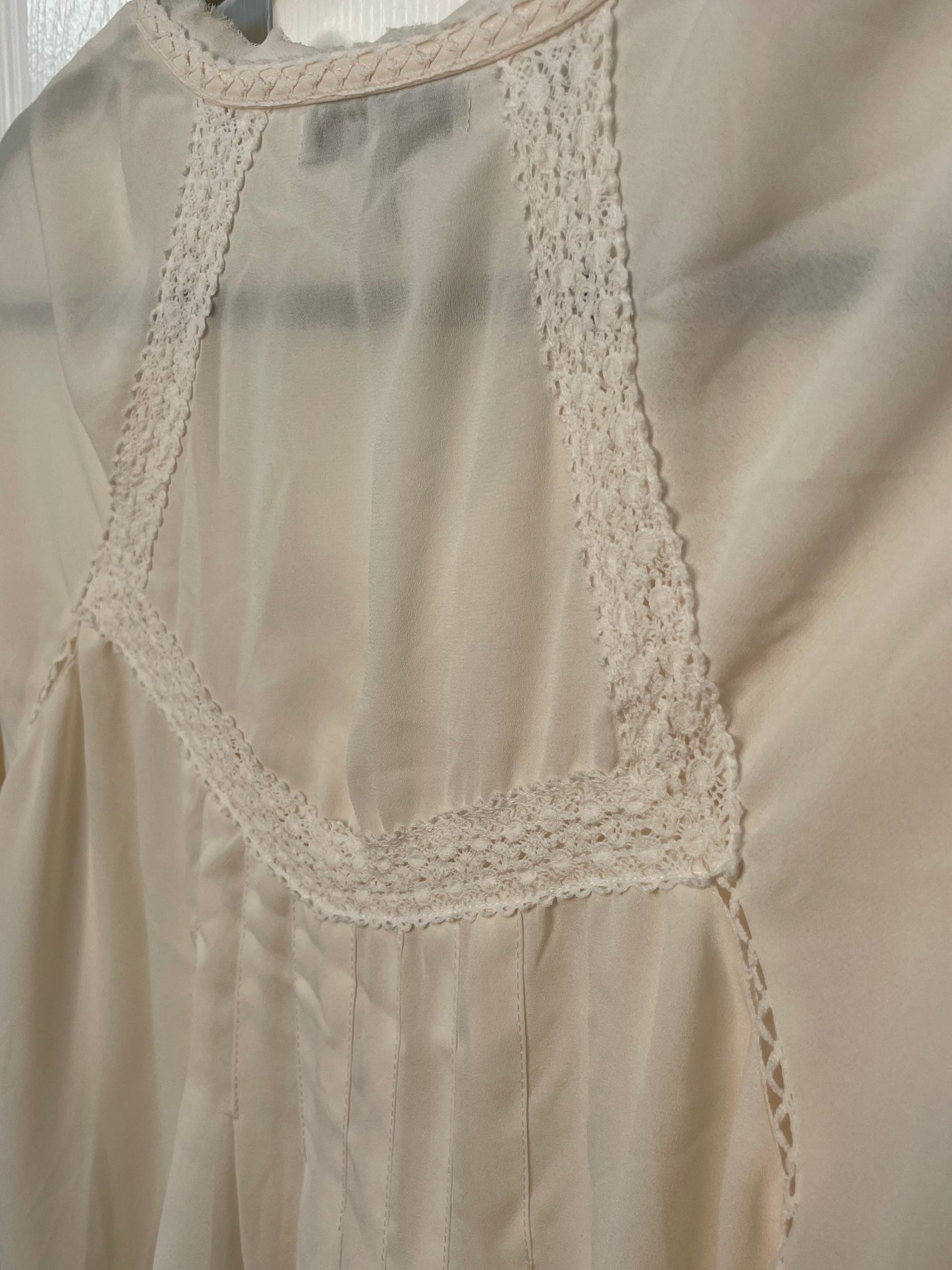Heartloom Women's Boho Embroidered Cream Blouse {M}