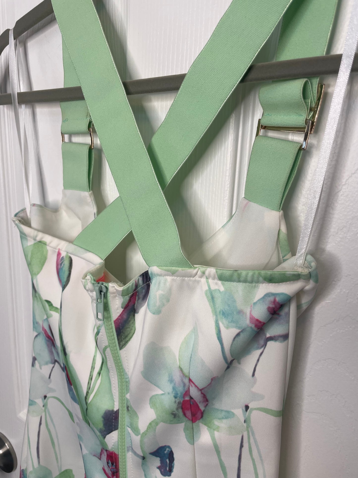 NWT VO Floral Bodycon Dress {S}