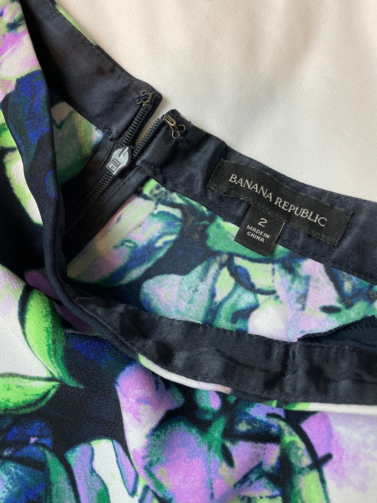 Beautiful Banana Republic Floral A-line Midi Skirt {Size 2}