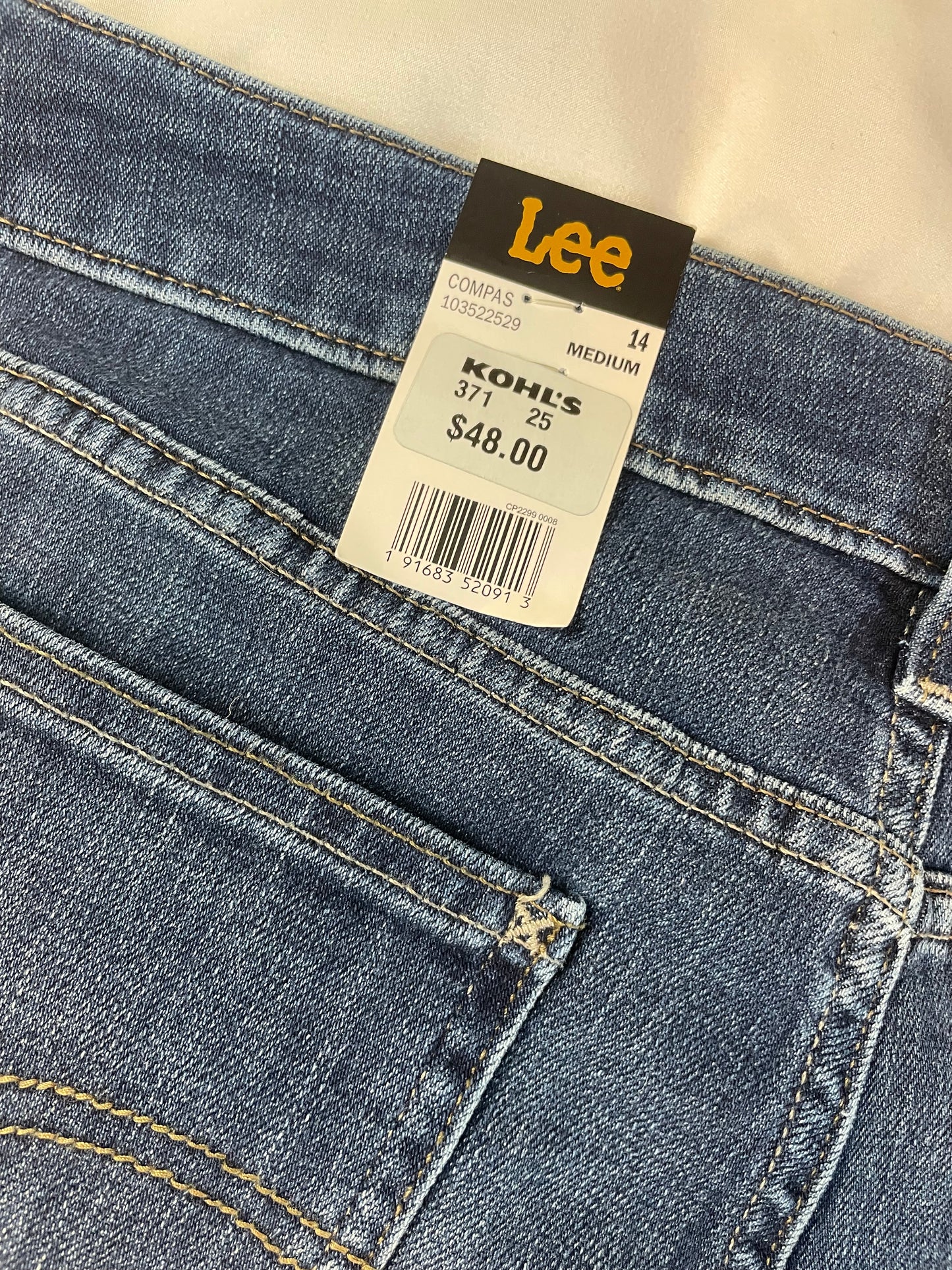 NWT | Lee | Mid-rise Bootcut Jeans (Size 14}