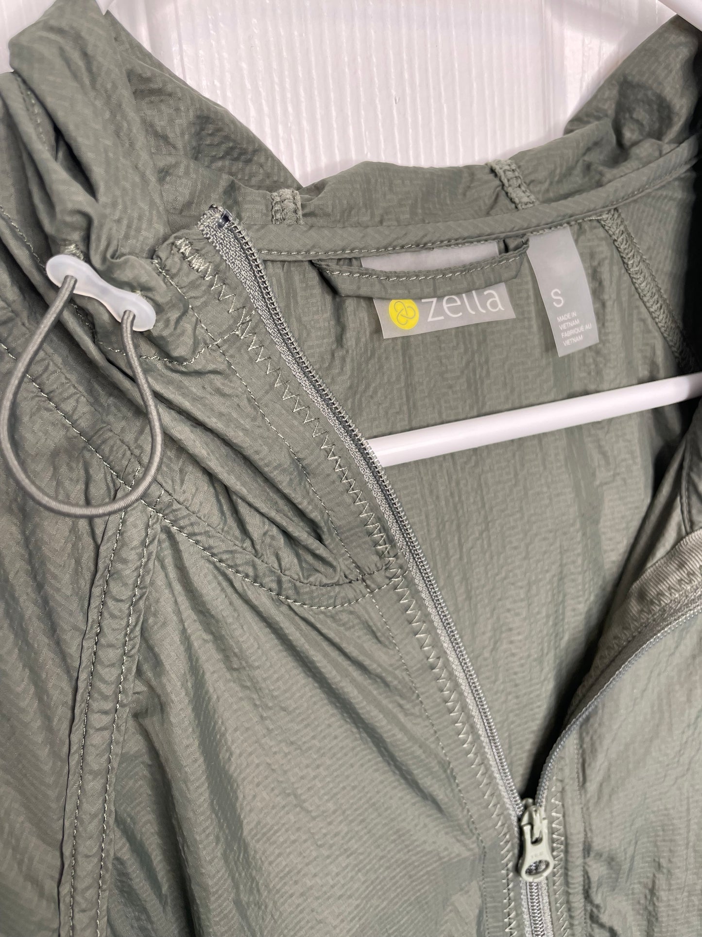 Zella Fresh Air Hooded Lightweight Nylon Jacket {S}