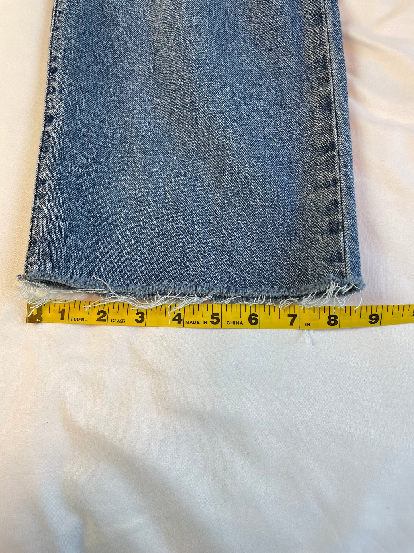 Levi’s Women’s Distressed Ribcage Straight Ankle Jeans {Size 28}