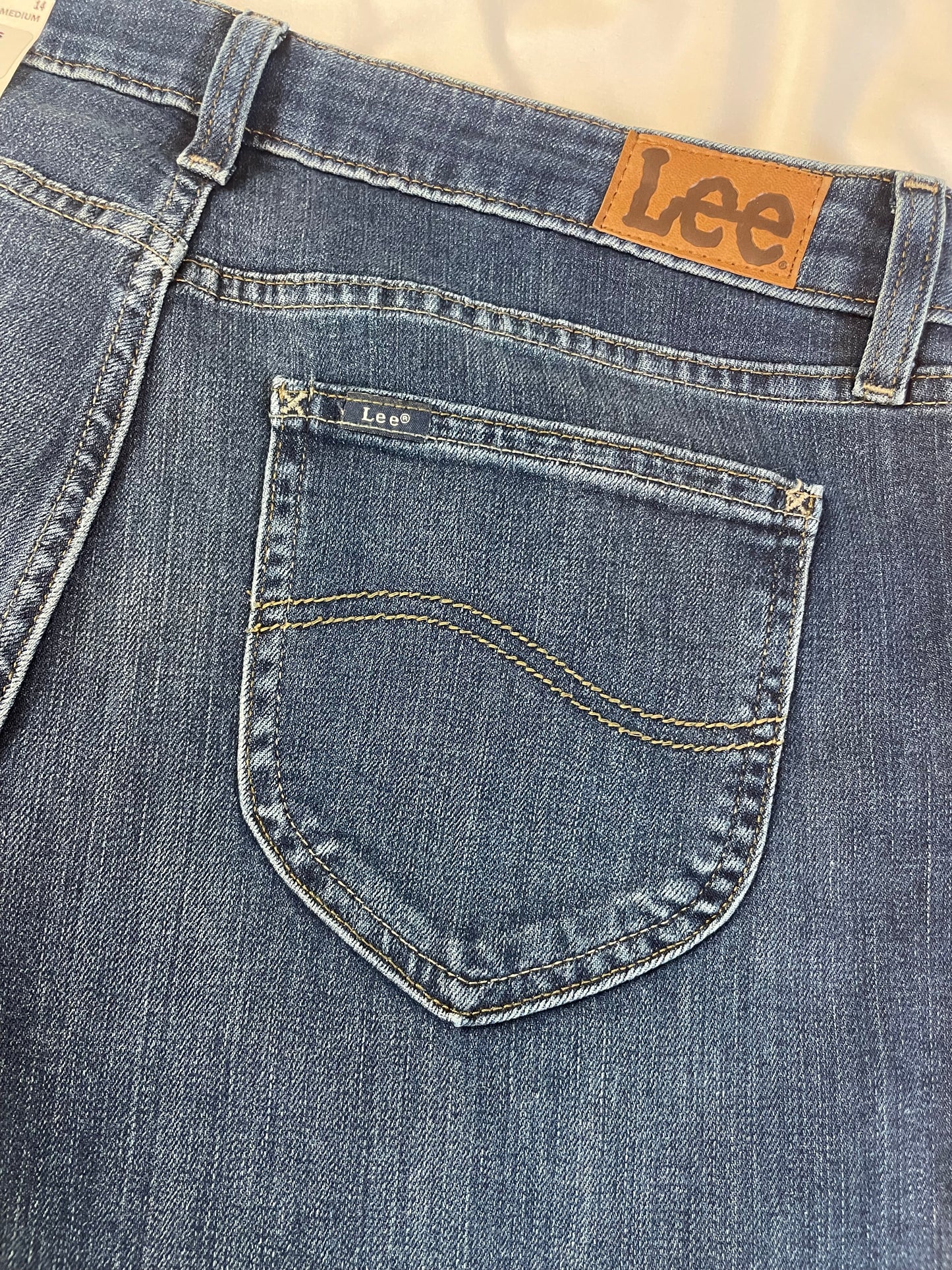 NWT | Lee | Mid-rise Bootcut Jeans (Size 14}