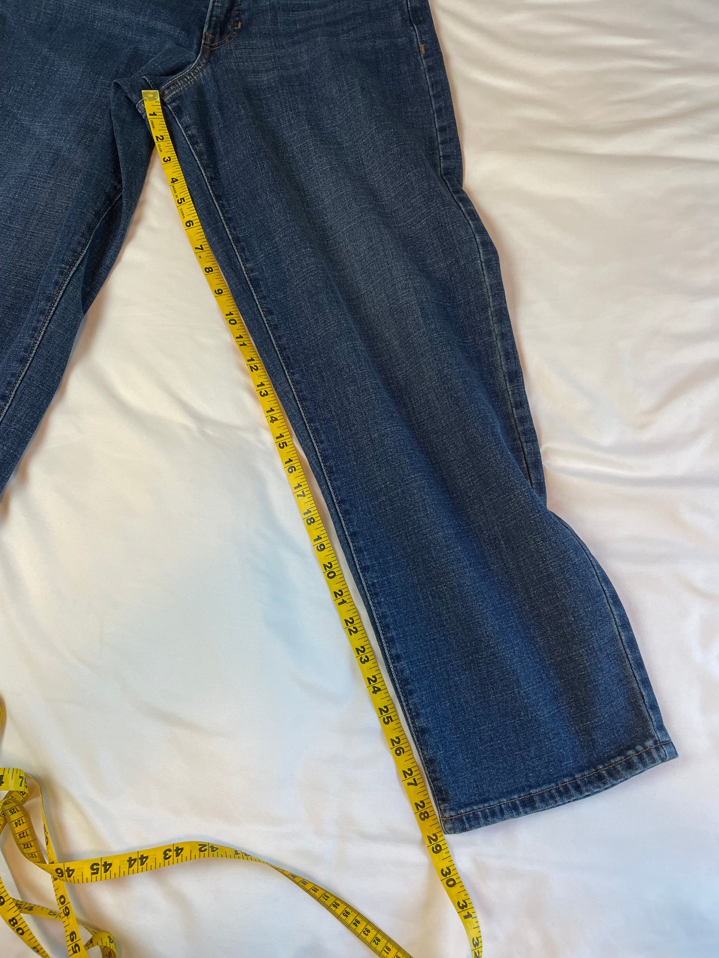 Banana Republic Factory Women’s Curvy Barrel Jean {Size 27}