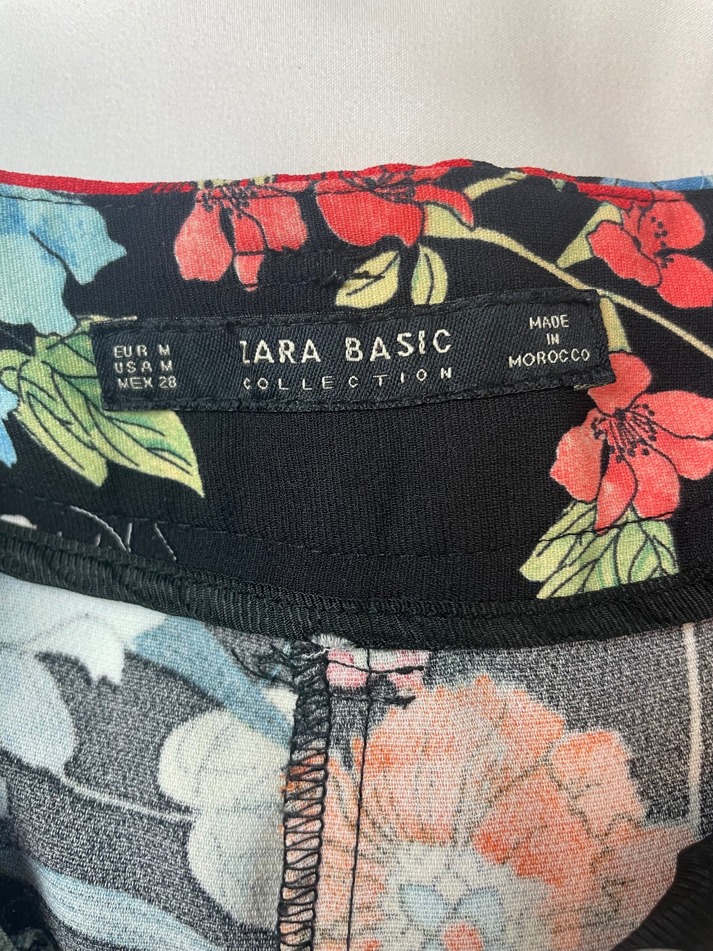 Zara Floral Wide Leg Cropped Pants {M}