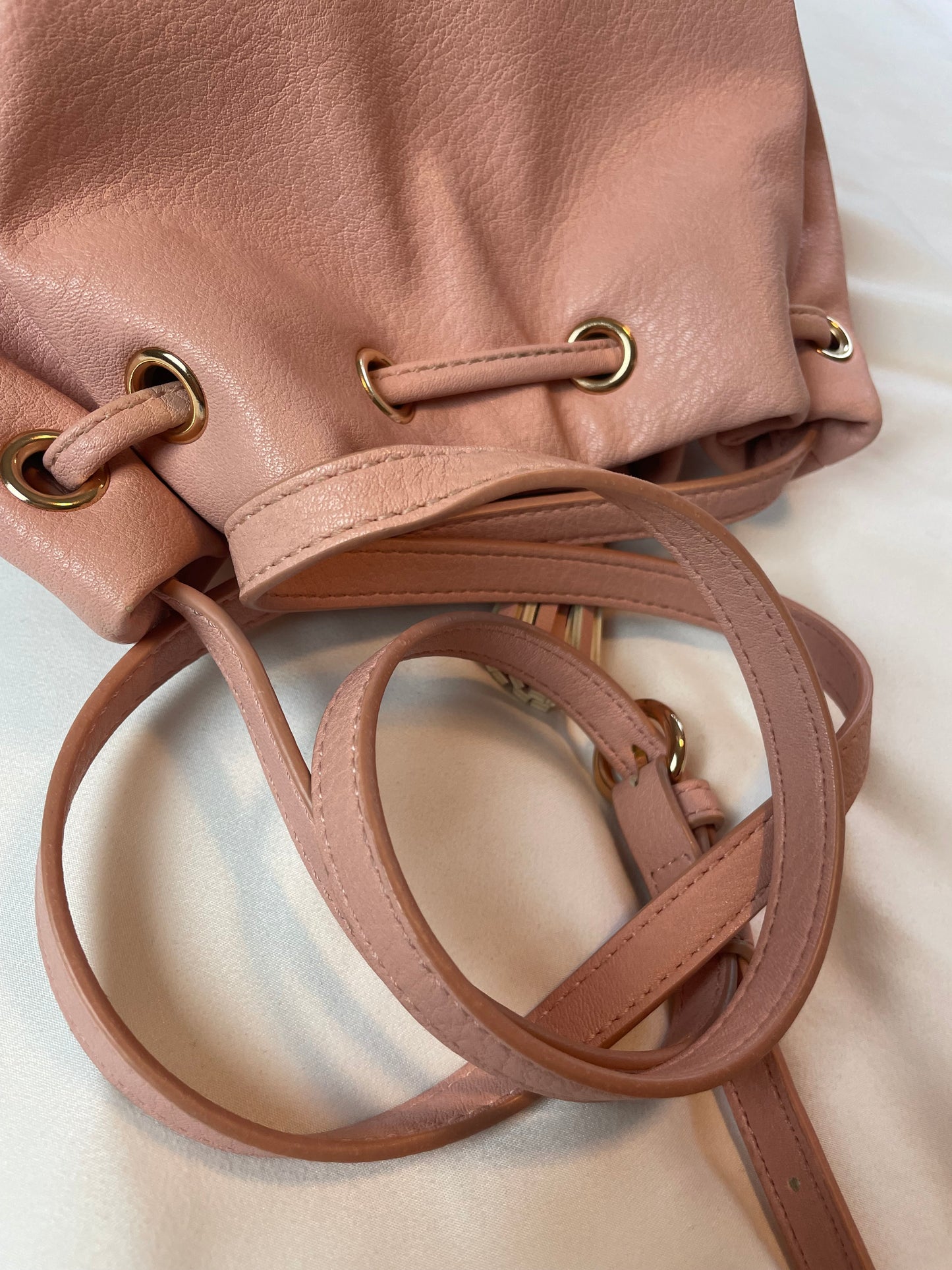LC Lauren Conrad Pink Bucket Bag
