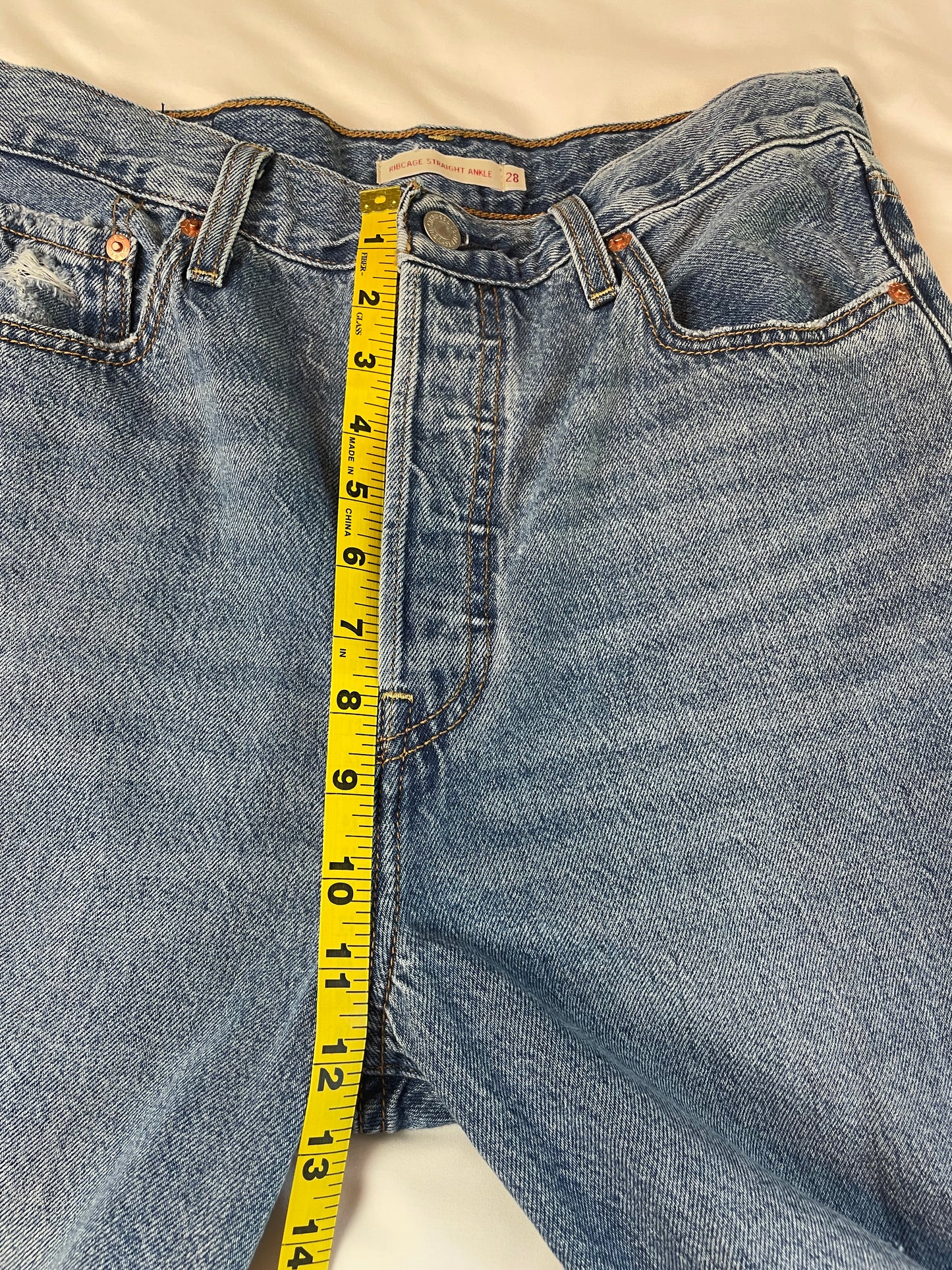 Levi’s Women’s Distressed Ribcage Straight Ankle Jeans {Size 28}