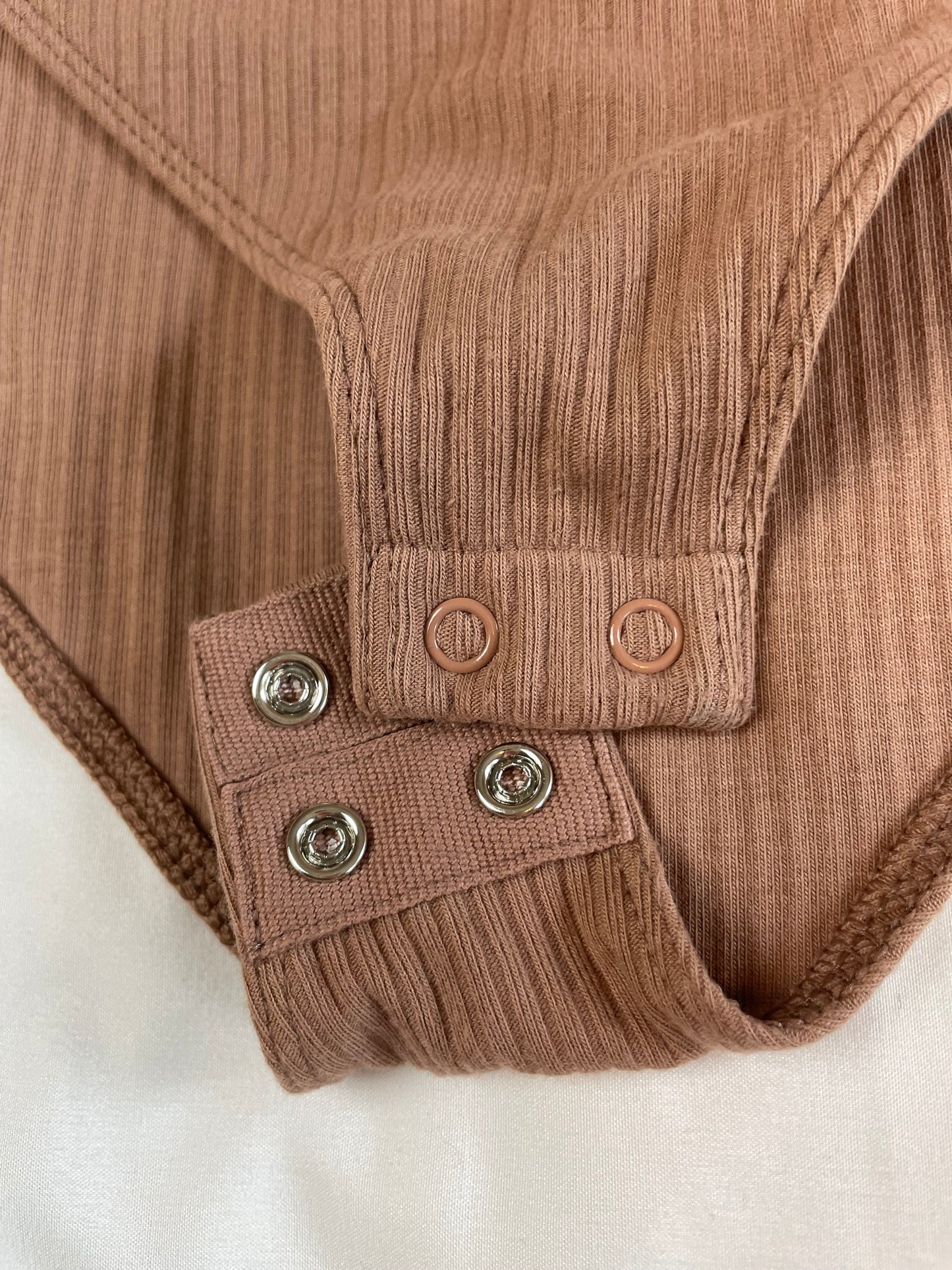 NWOT Old Navy Caramel Long-Sleeve Bodysuit {M}