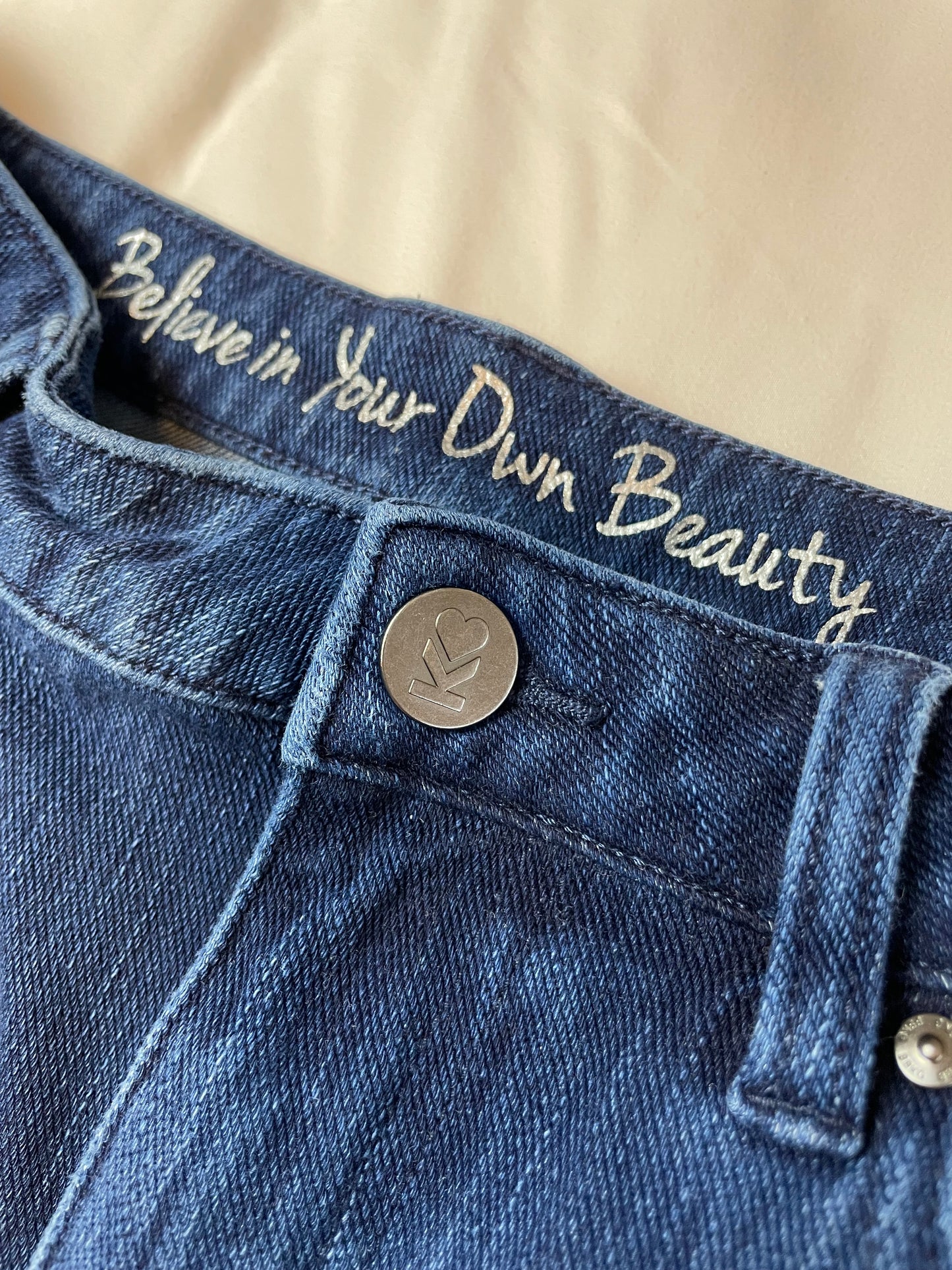 QVC Belle by Kim Gravel Petite Flexibelle Straight Jean {Size 8 Petite}