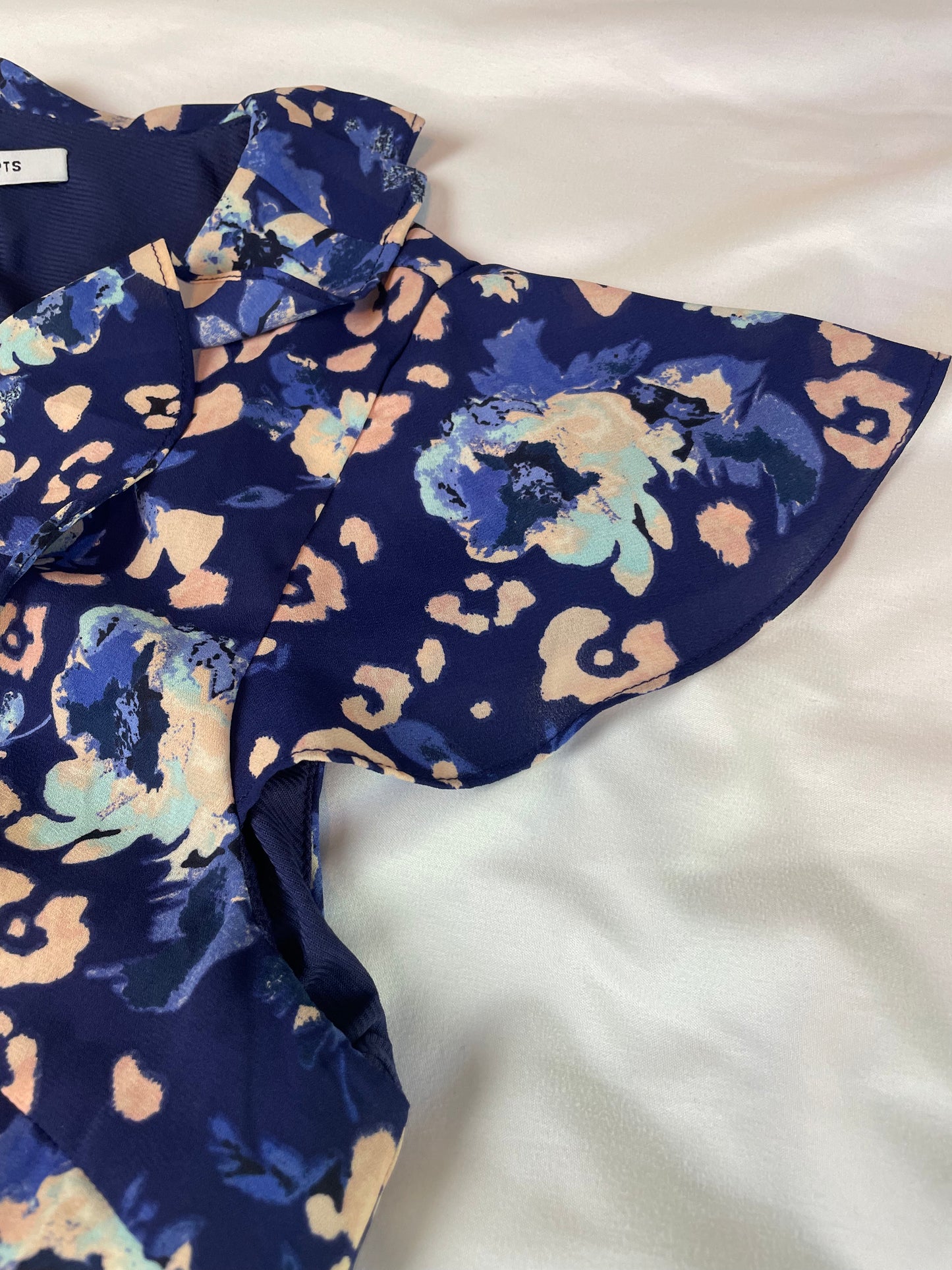 NWT Navy Floral Wrap Dress with Flutter Sleeves {M}